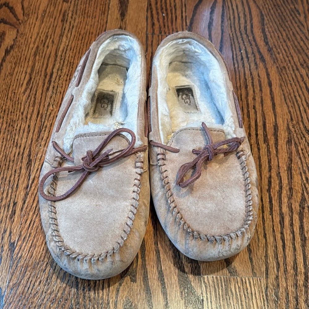 Ugg Dakota Moccasins